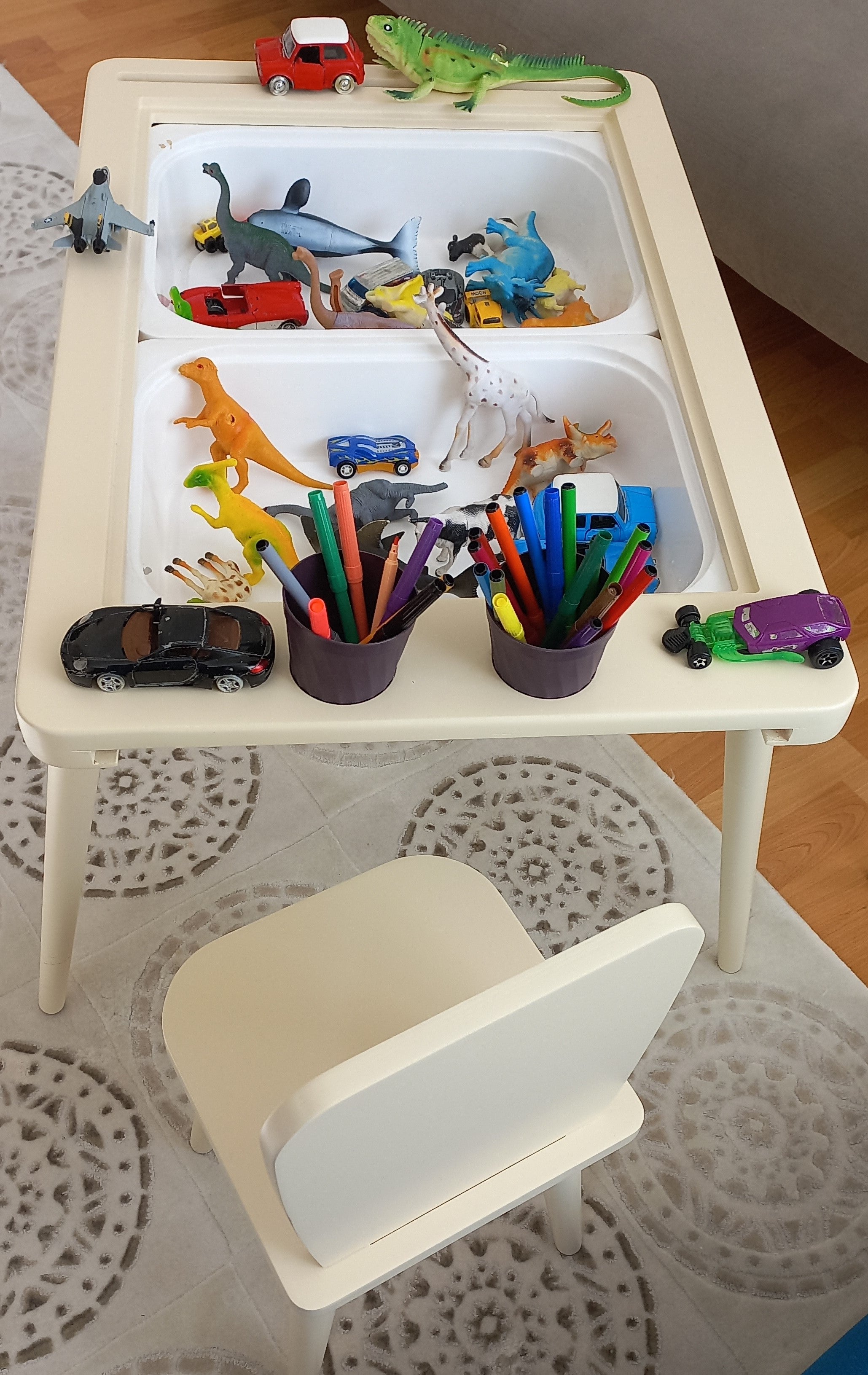 Krem Renkli Montessori Ahşap Aktivite Masası - Huş Ağacı