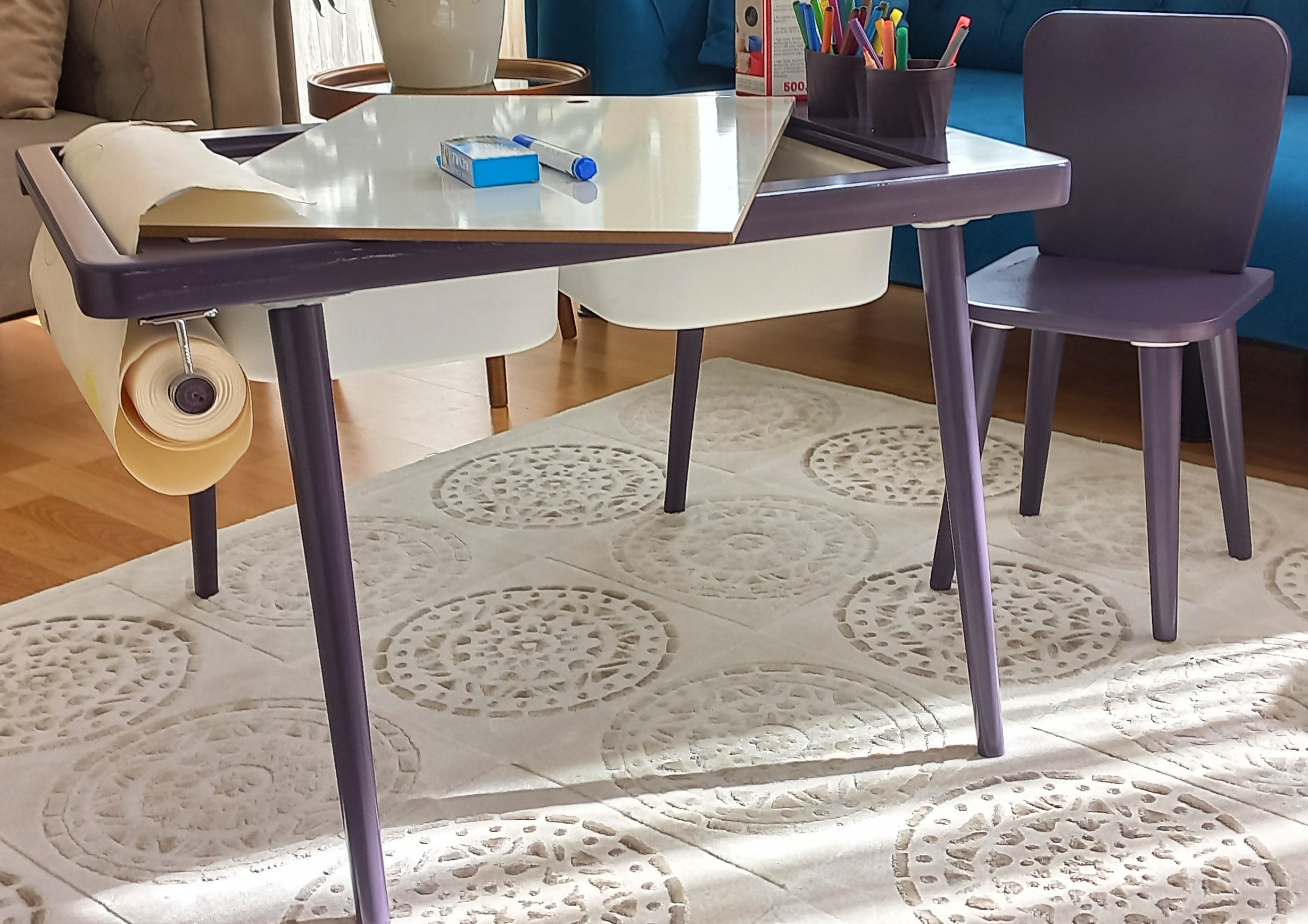 Mor Renkli Montessori Ahşap Aktivite Masası - Huş Ağacı