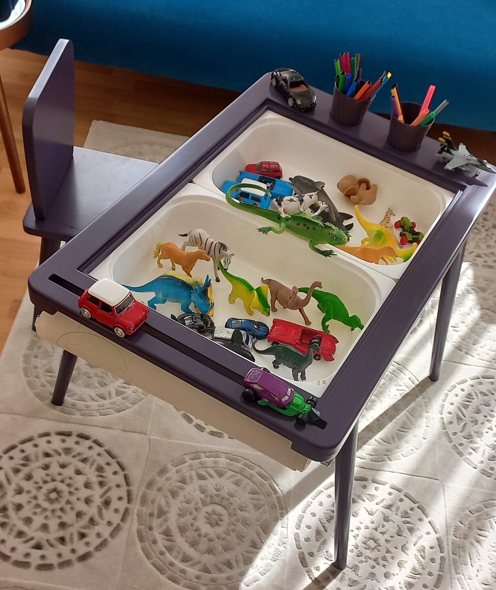 Mor Renkli Montessori Ahşap Aktivite Masası - Huş Ağacı