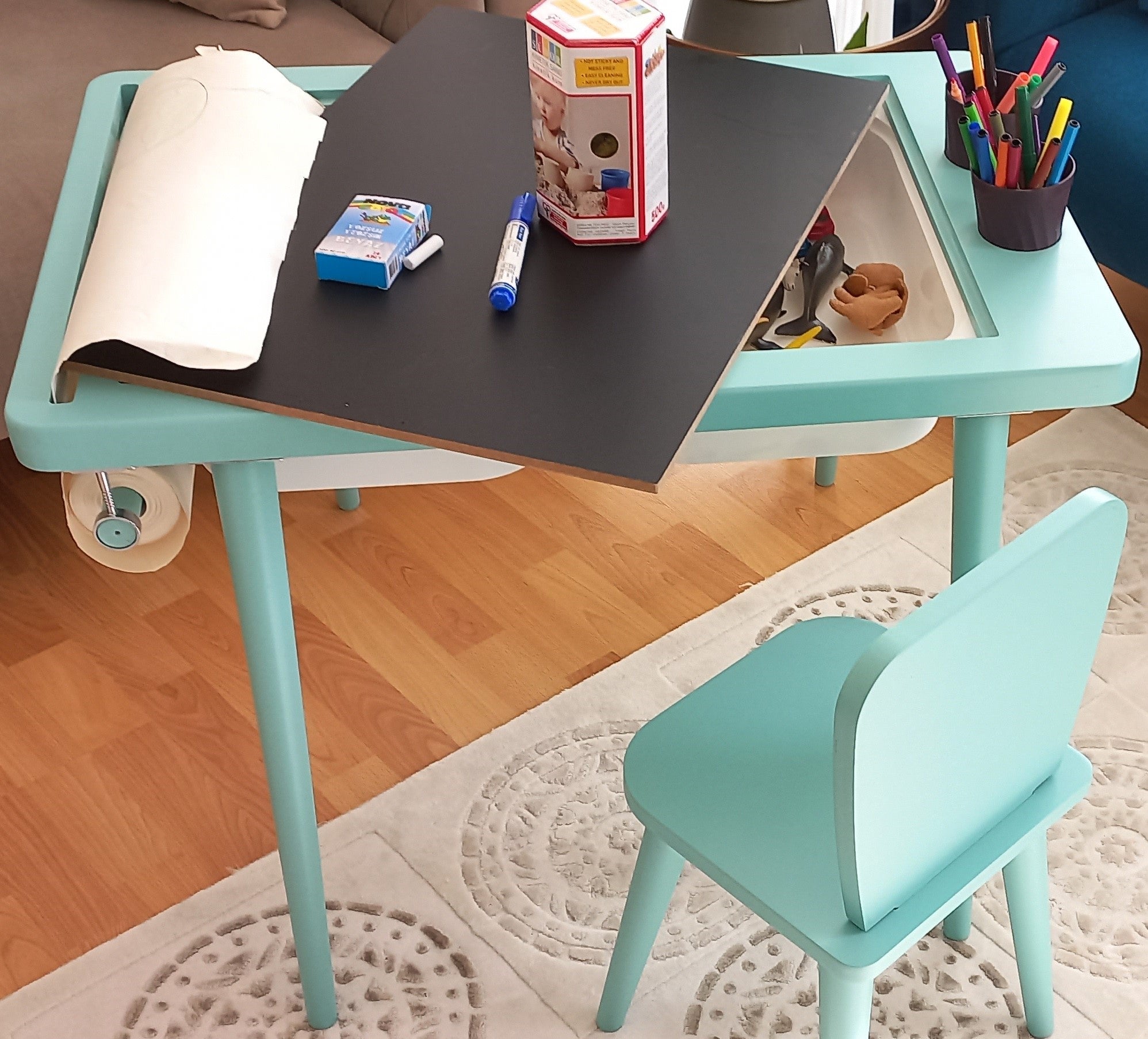 Turkuaz Renkli Montessori Ahşap Aktivite Masası - Huş Ağacı
