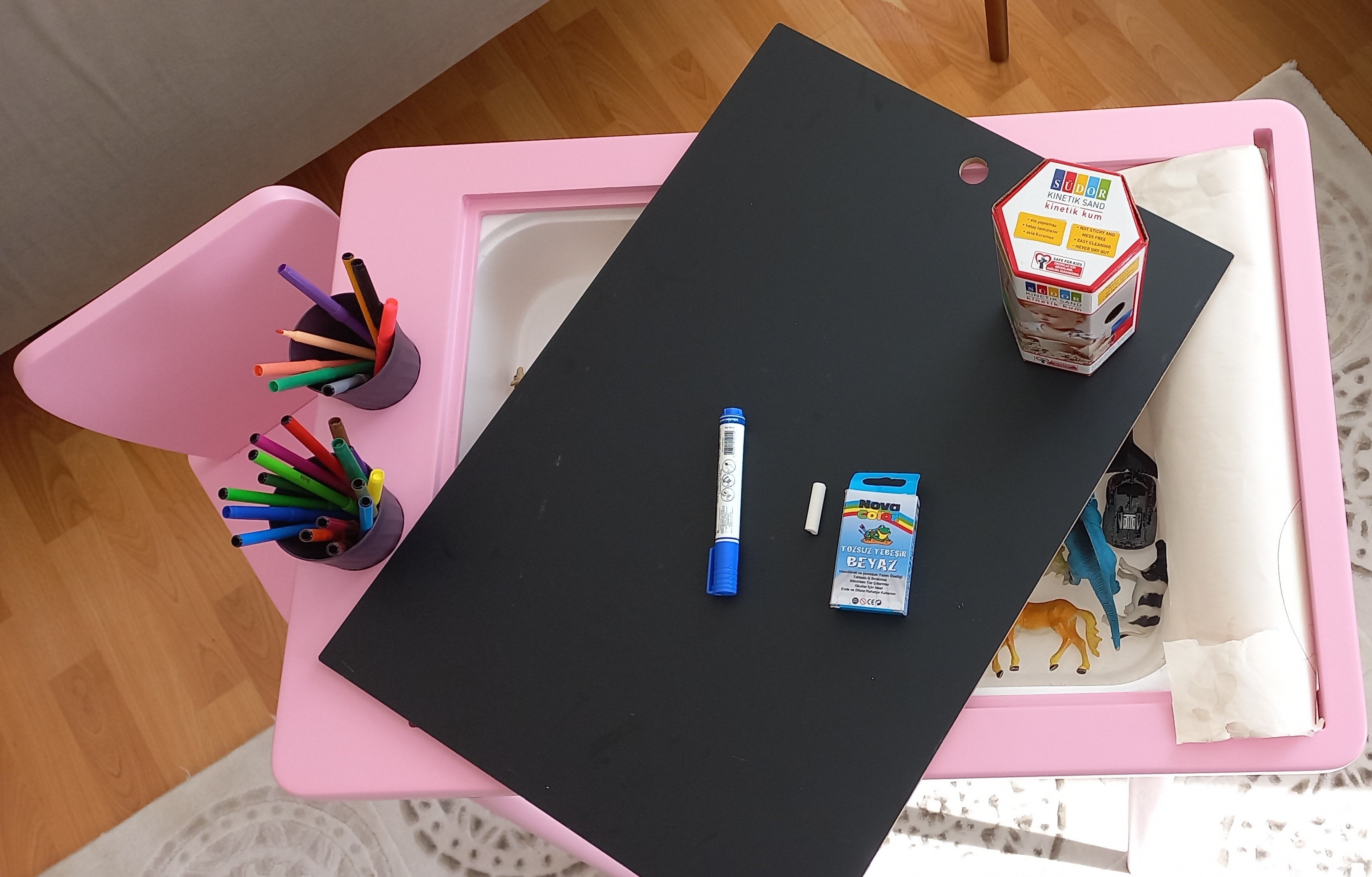 Pembe Renkli Montessori Ahşap Aktivite Masası - Huş Ağacı